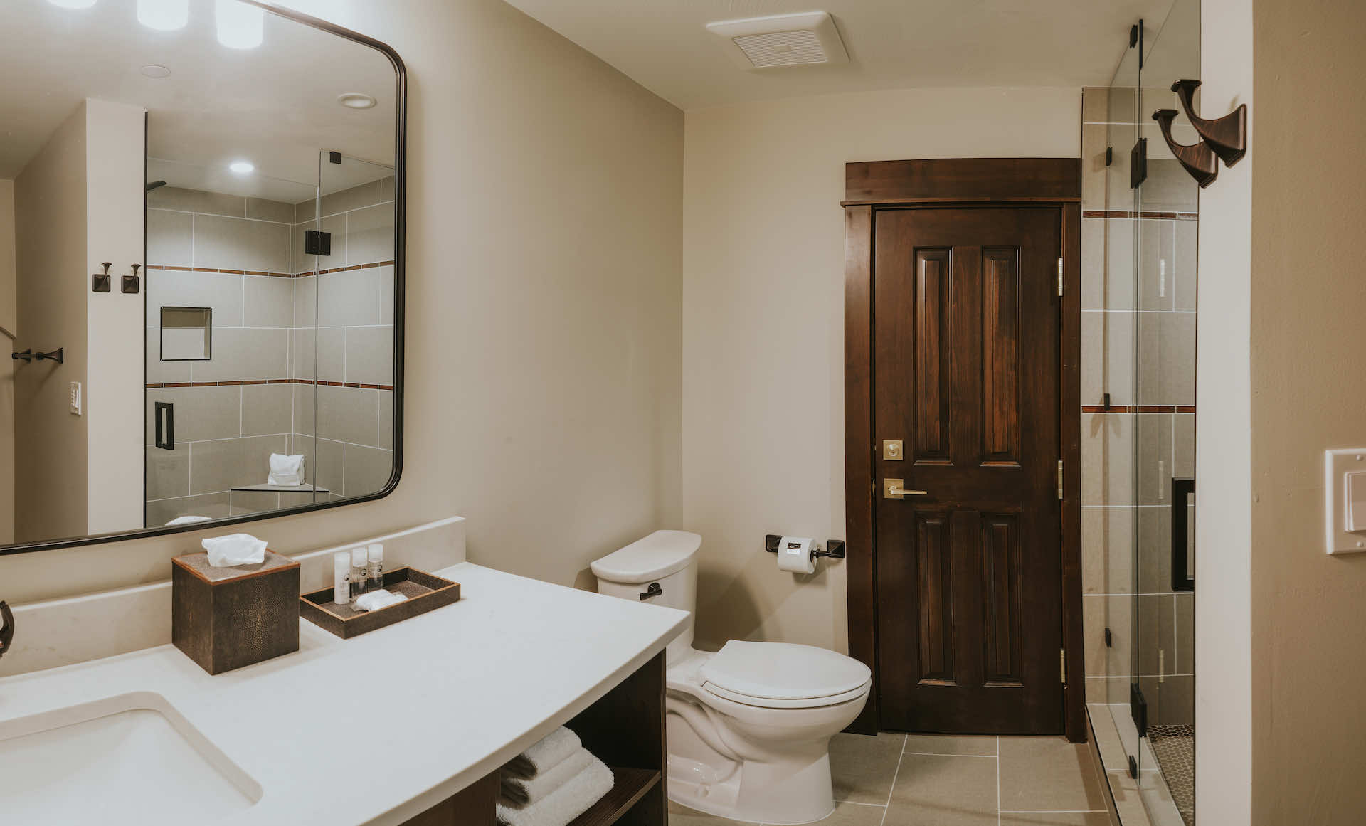 Summit Hotel Penthouse 1008 Bathroom